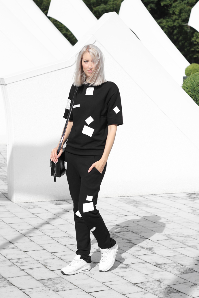 womens matching sweatshirt and sweatpants